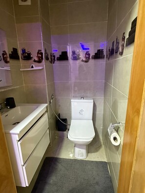 Towels, soap, toilet paper