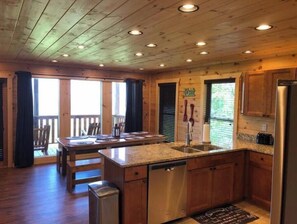 Fridge, microwave, oven, stovetop - Epic Mountain Views above Dollywood HotTub&ResPool (Sevierville)