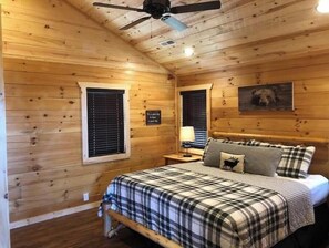 2 bedrooms, iron/ironing board, WiFi, bed sheets - Epic Mountain Views above Dollywood HotTub&ResPool (Sevierville)