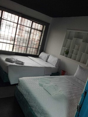 Comfort Twin Room, City View | Desk - HOTEL CAPITAL (Bogotá)