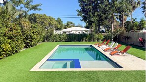 Pool - Charming 3-bedroom house with Heated Pool in Lake Worth Beach (Lake Worth Beach)