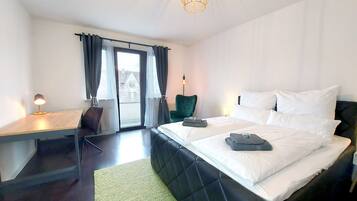 2 habitaciones, escritorio, tabla de planchar con plancha y wifi gratis