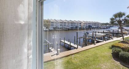 Harbor Landing in Ocean Springs. Waterfront. Pool and Boat Slip!