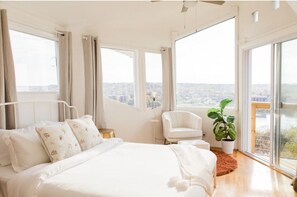 3 habitaciones, escritorio, tabla de planchar con plancha y wifi gratis 