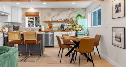 2 King Suite BBQ Free parking 93 Walking score Pet-friendly