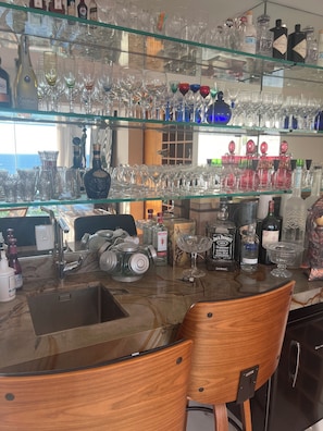 Bar (in der Unterkunft)