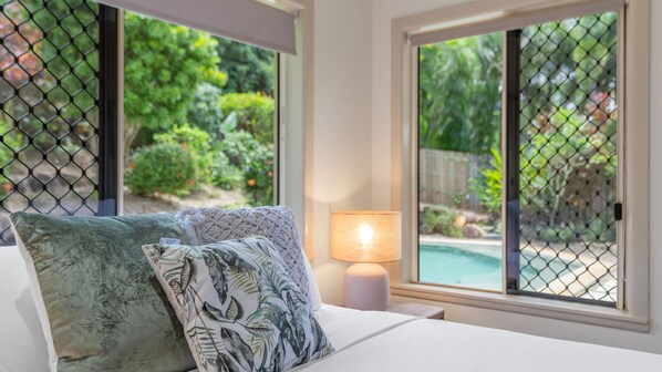 4 habitaciones, escritorio, tabla de planchar con plancha y wifi gratis 