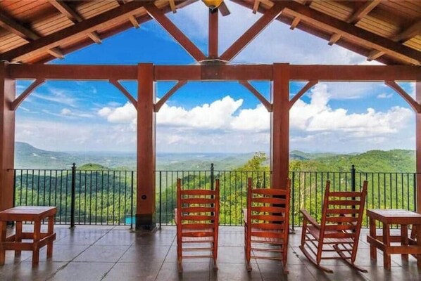 Terrace/patio - Sky High Mountain Views w/ HotTub Resort Pool &Gym (Sevierville)