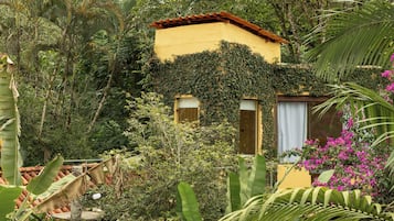 Chambre Double Confort, balcon | Literie de qualité supérieure, décoration personnalisée