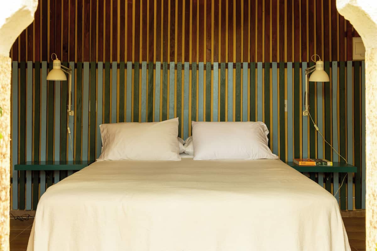 Comfort Room, 1 Queen Bed, Pool View | Premium bedding, individually decorated, individually furnished