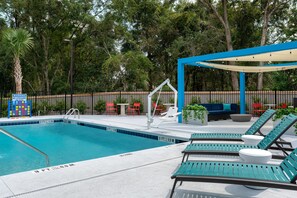 Alberca al aire libre por temporada 