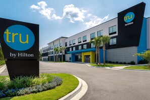 Exterior - Tru By Hilton Brunswick (Brunswick)