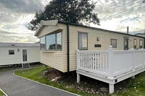 Cabin | Exterior