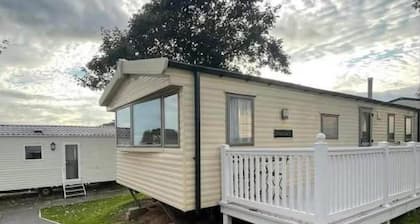 3 Bed-sleeps 8-pet Friendly-parking-sea View