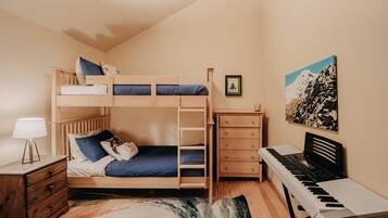 Cabin, 3 Bedrooms, Smoking, Patio | 3 bedrooms