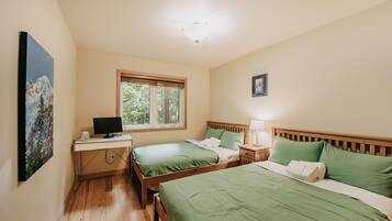 Cabin, 3 phòng ngủ, hút thuốc, sân hiên | 3 phòng ngủ