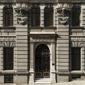 Exterior - Les Temps Istanbul Karakoy, Curio Collection By Hilton (Istanbul)
