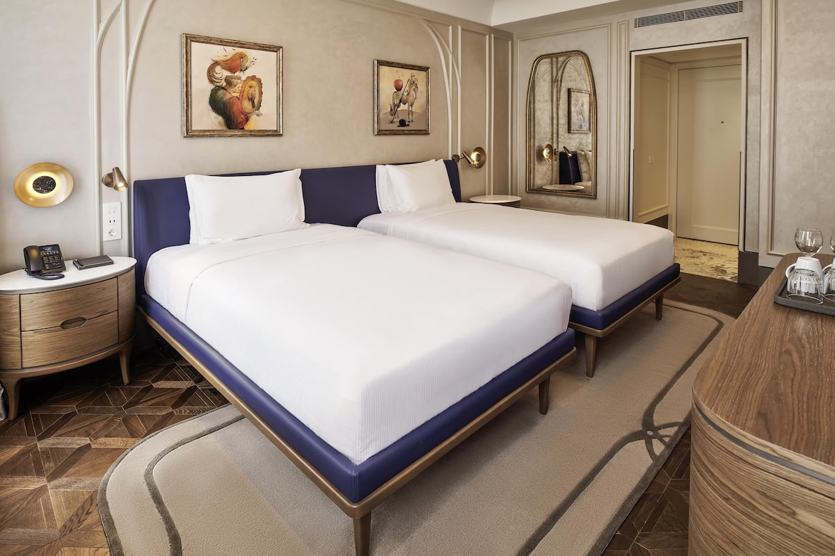 Room, 2 Twin Beds | Premium bedding, minibar, soundproofing, iron/ironing board