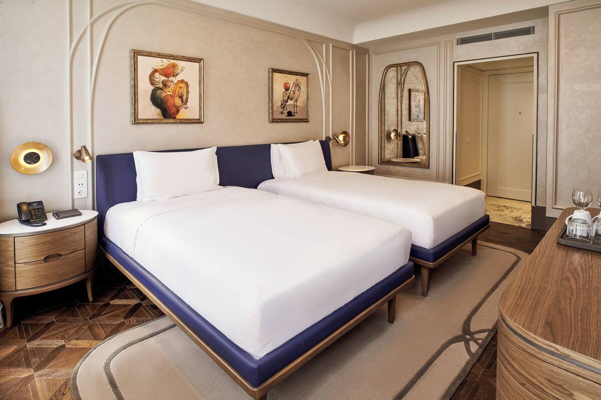 Room, 2 Twin Beds | Premium bedding, minibar, soundproofing, iron/ironing board