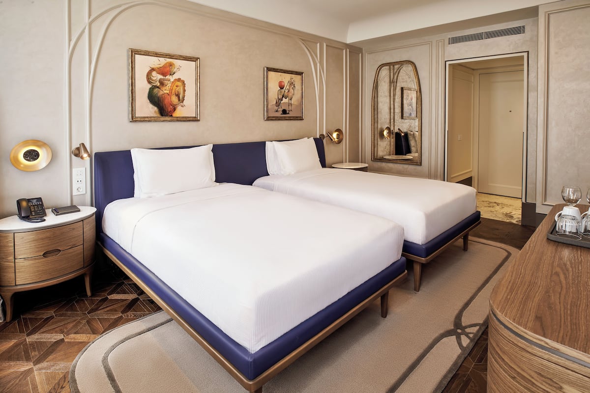 Habitación, 2 camas individuales | Ropa de cama de alta calidad, minibar y insonorización
