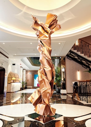 Lobby - Les Temps Istanbul Karakoy, Curio Collection By Hilton (Istanbul)