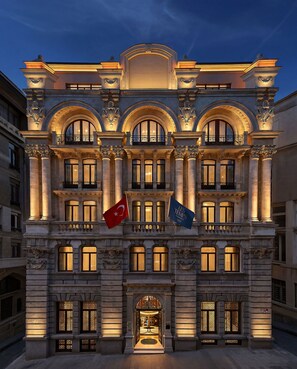 Front of property - Les Temps Istanbul Karakoy, Curio Collection By Hilton (Istanbul)