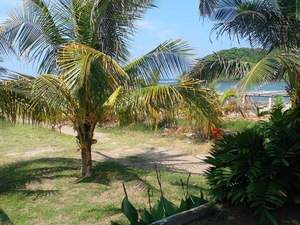 Con vista sulla spiaggia 