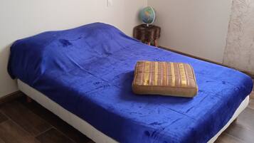 4 bedrooms, bed sheets