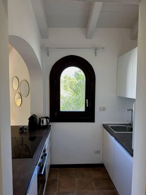 Réfrigérateur, four, plaque de cuisson, lave-vaisselle