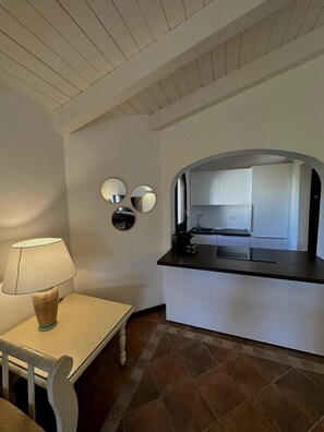 Kühlschrank, Ofen, Herdplatte, Geschirrspüler