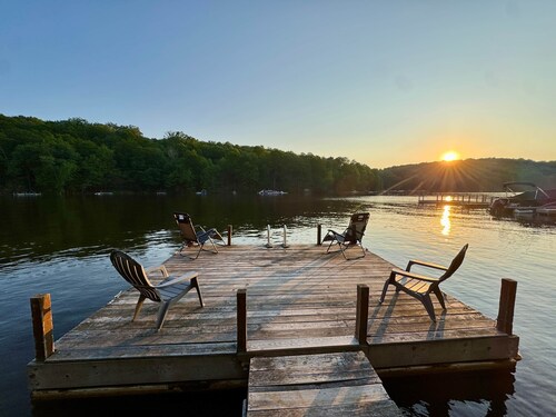 Cozy Lake Cabin #2 w/boatdock