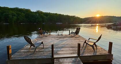 Cozy Lake Cabin #2 w/boatdock
