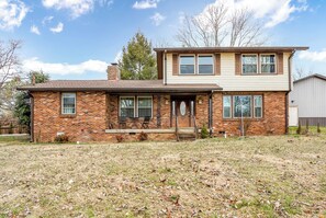 Exterior - 3-bedroom house on a delightful single street neighborhood in Mt. Juliet, TN (Mt. Juliet)