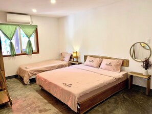 4 bedrooms, iron/ironing board, free WiFi