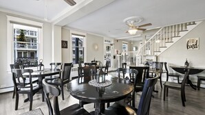 Free daily full breakfast - The Inn at Ocean Grove (Ocean Grove)
