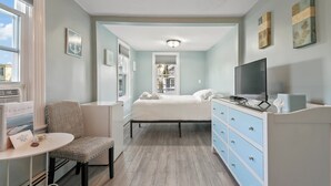 Comfort Room, 1 Queen Bed, Non Smoking | Blackout drapes, WiFi (free) - The Inn at Ocean Grove (Ocean Grove)