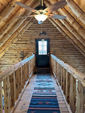 Interior - Apache Mesa Log Cabin Home Near Chama (Los Ojos)