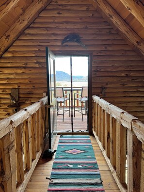 Interior - Apache Mesa Log Cabin Home Near Chama (Los Ojos)
