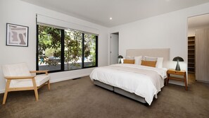 4 bedrooms, iron/ironing board, travel cot, free WiFi