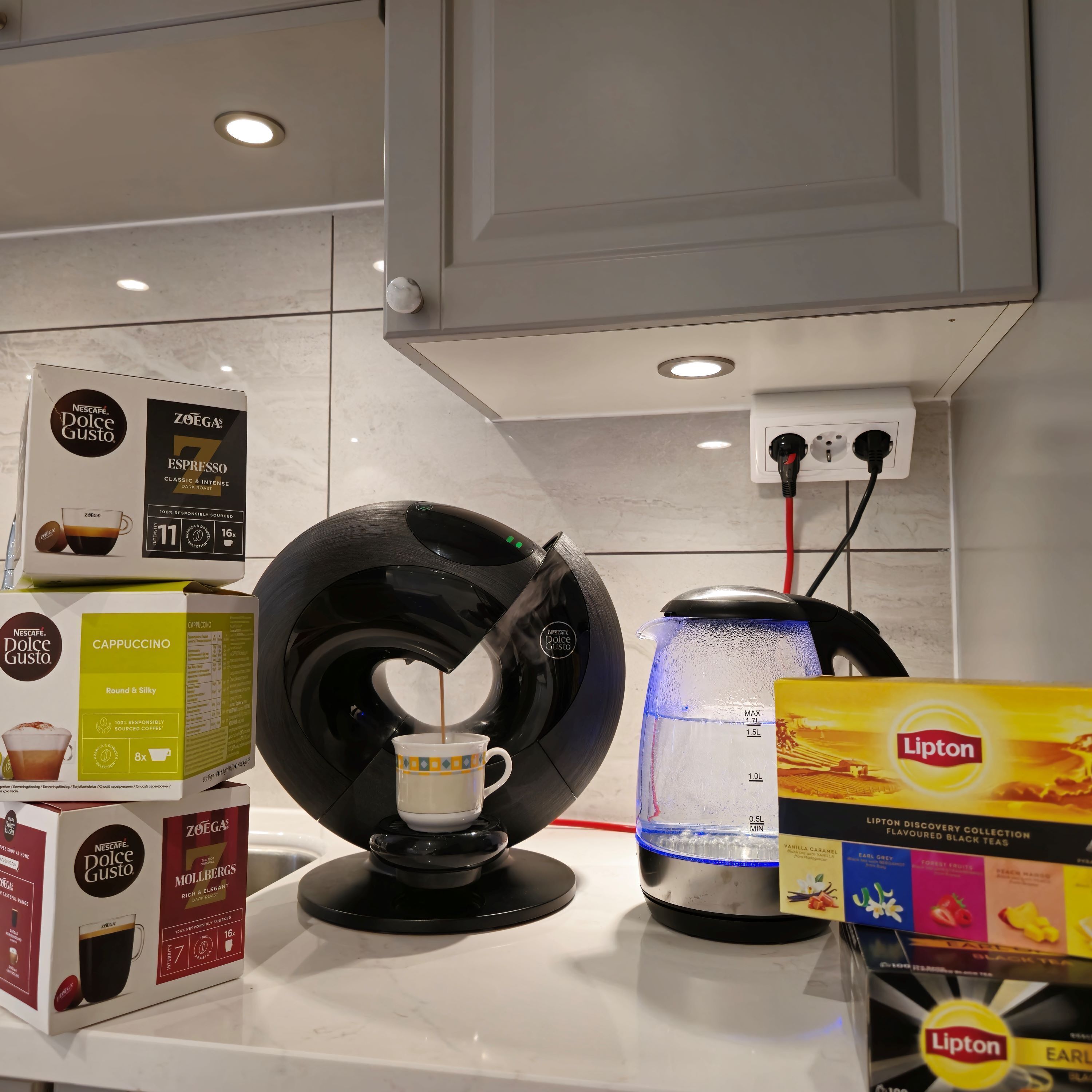 Kaffee und/oder Kaffeemaschine