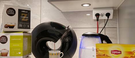 Kaffee und/oder Kaffeemaschine