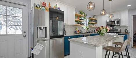 Microwave, oven, stovetop, dishwasher