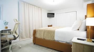 1 habitación, escritorio, tabla de planchar con plancha y wifi