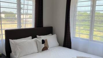 1 slaapkamer, een strijkplank/strijkijzer, wifi, beddengoed