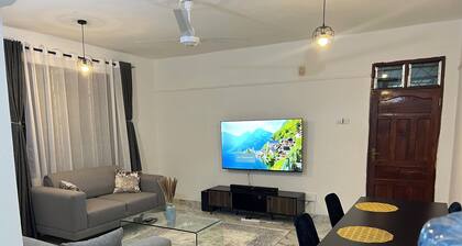 Spacious 1bedroom apartment in Nyali Mombasa /hotshower/washing machine /wifi