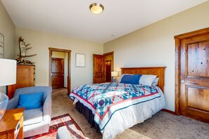 4 slaapkamers, een strijkplank/strijkijzer, internet, beddengoed