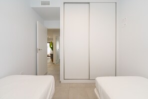 2 makuuhuonetta, silitysrauta/-lauta, ilmainen Wi-Fi, vuodevaatteet