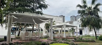 Sun City Huiyue Hotel