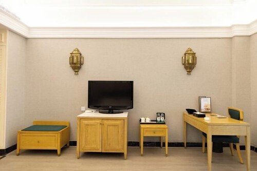 Sun City Huiyue Hotel