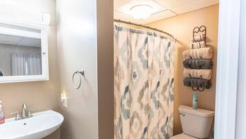 Towels, soap, shampoo, toilet paper